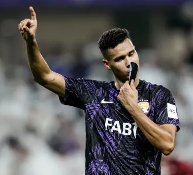 رحيمي يقود العين لفوز مثير وينفرد بصدارة هدافي دوري أبطال آسيا للنخبة